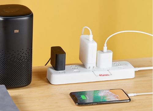 aigo分控大間距插線板 時尚更實用